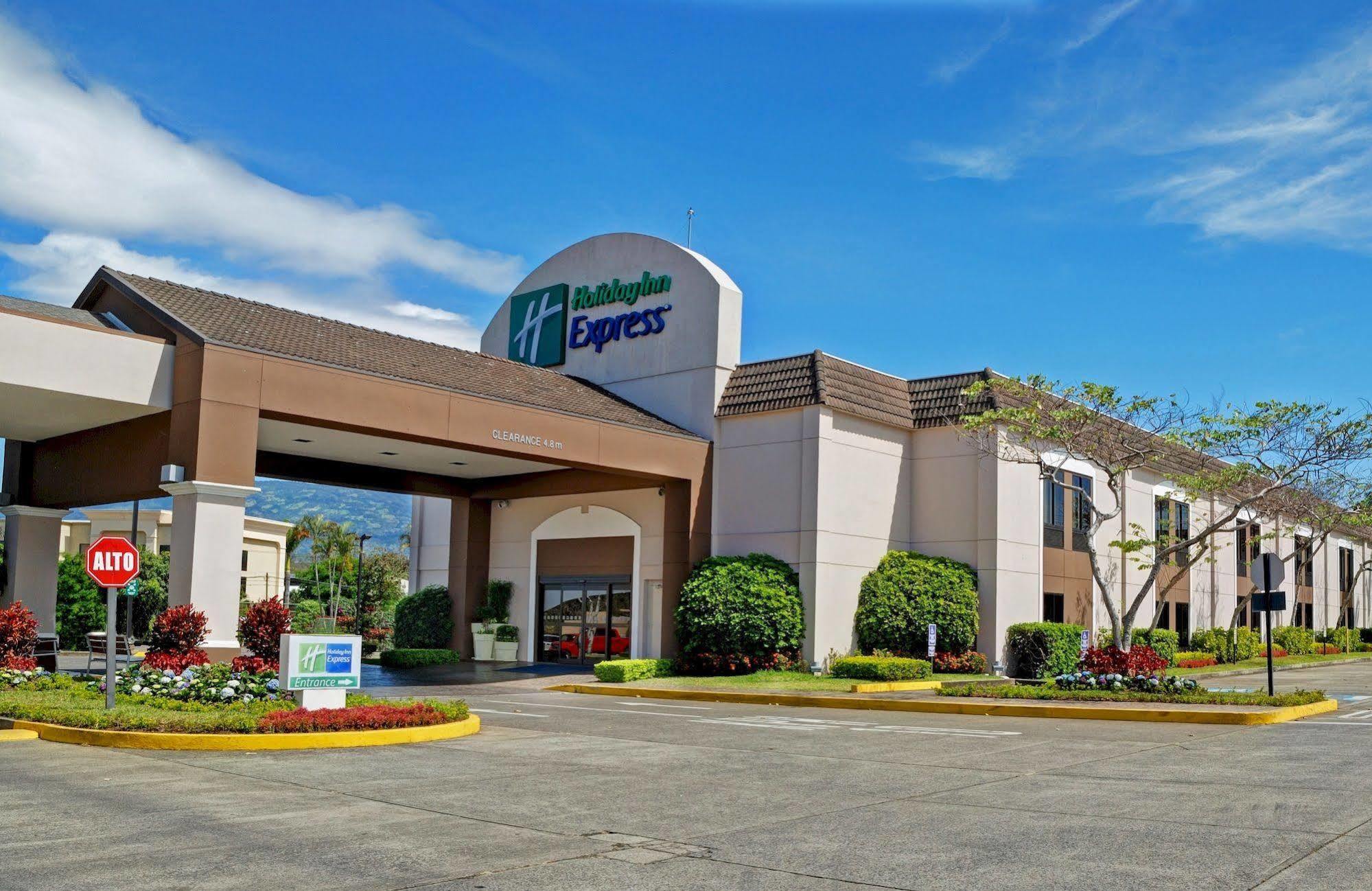 Holiday Inn Express San Jose Airport, An Ihg Hotel Alajuela Esterno foto